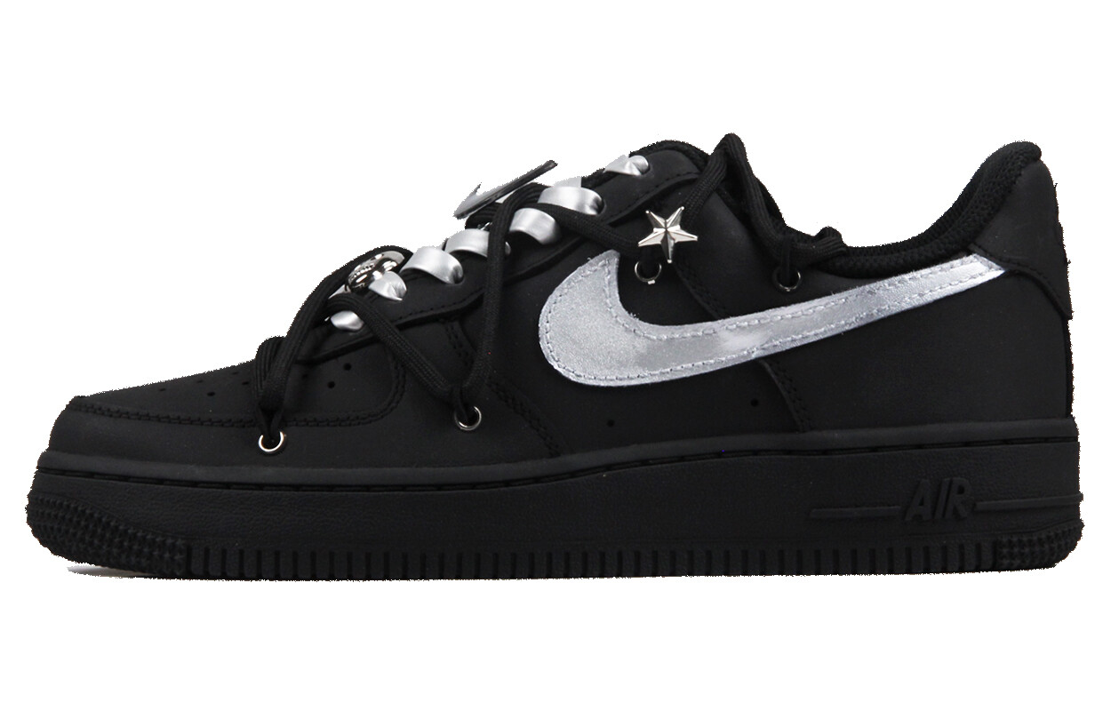 Мужские кроссовки для скейтбординга Nike Air Force 1, Matte black silver
Мужские кроссовки для скейтбординга Nike Air Force 1, Matte black silver