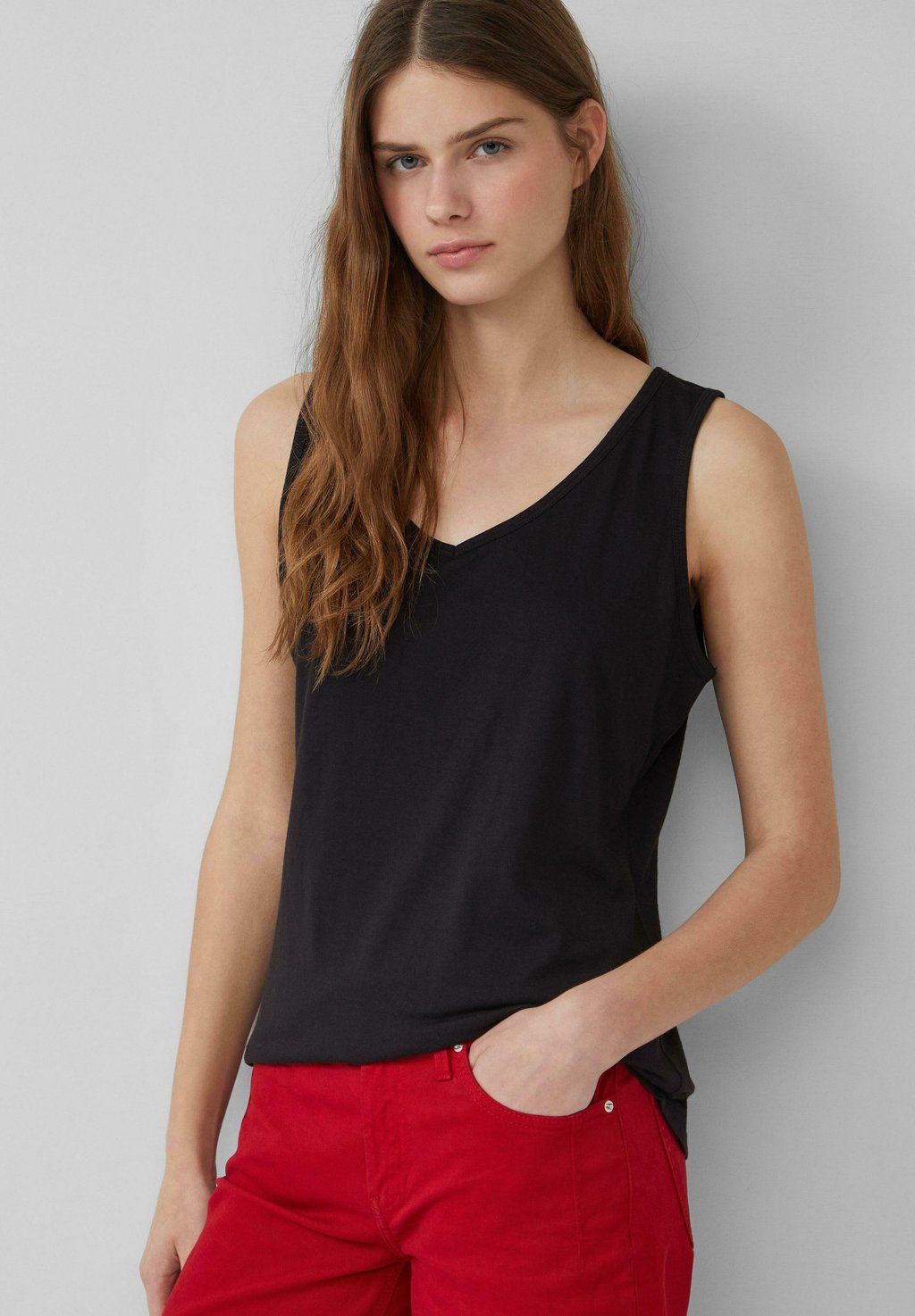 Топ MIT CUT-OUT UND SCHLEIFE s.Oliver, черный
Топ MIT CUT-OUT UND SCHLEIFE s.Oliver, черный