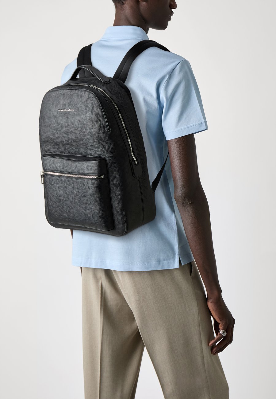 Рюкзак Tommy Hilfiger BUSINESS BACKPACK UNISEX, Black
Рюкзак Tommy Hilfiger BUSINESS BACKPACK UNISEX, Black
