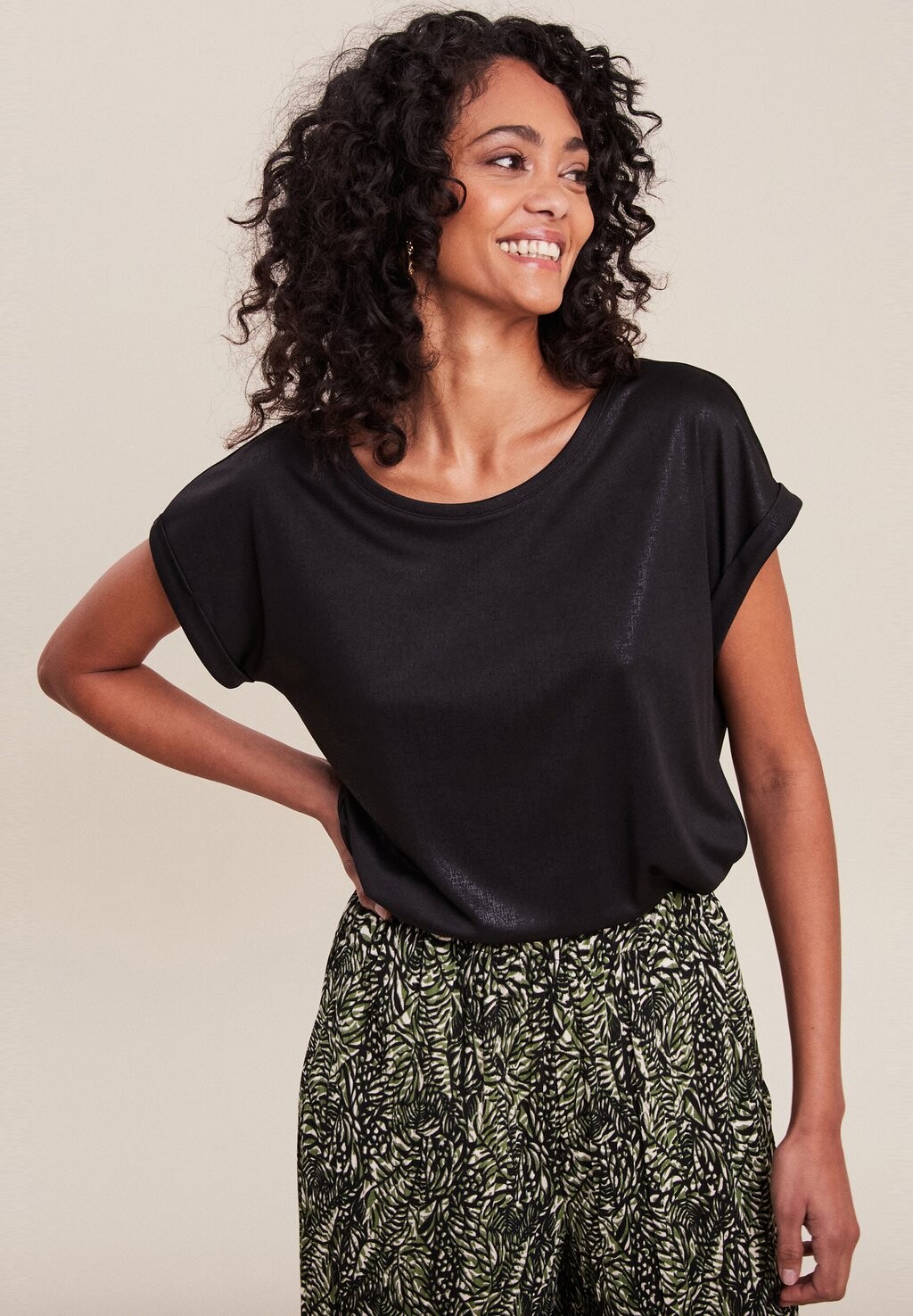 Футболка базовая MIT KURZEN ÄRMELN Breal, цвет noir
Футболка базовая MIT KURZEN ÄRMELN Breal, цвет noir