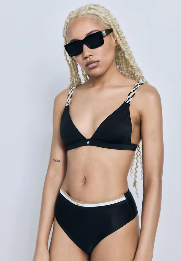 Бикини топ с треугольной косой Boss, Black, Черный, Бикини топ с треугольной косой Boss, Black
Бикини топ с треугольной косой Boss, Black, Черный, Бикини топ с треугольной косой Boss, Black