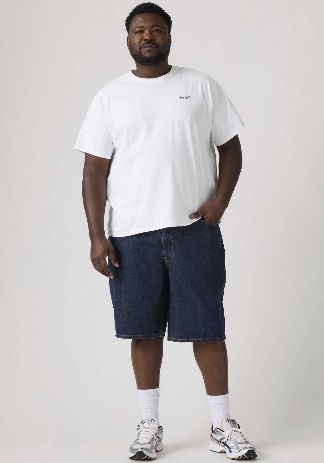 Levi's Plus Джинсовые шорты свободного кроя в синем дениме
Levi's Plus Джинсовые шорты свободного кроя в синем дениме