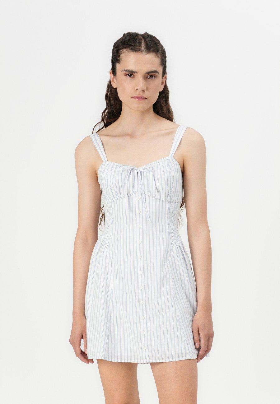 Платье Hollister Co. BARE SOFIA DROP WAIST BUTTON FRONT MINI DRESS, White/Light Blue
Платье Hollister Co. BARE SOFIA DROP WAIST BUTTON FRONT MINI DRESS, White/Light Blue