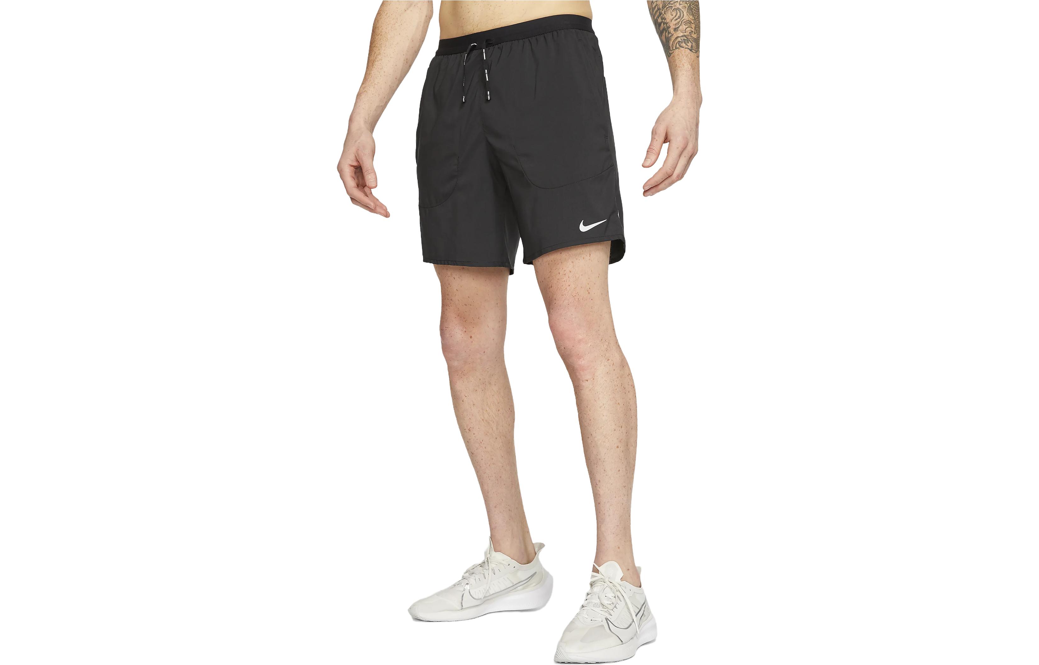 Мужские спортивные шорты Nike черные
Мужские спортивные шорты Nike черные