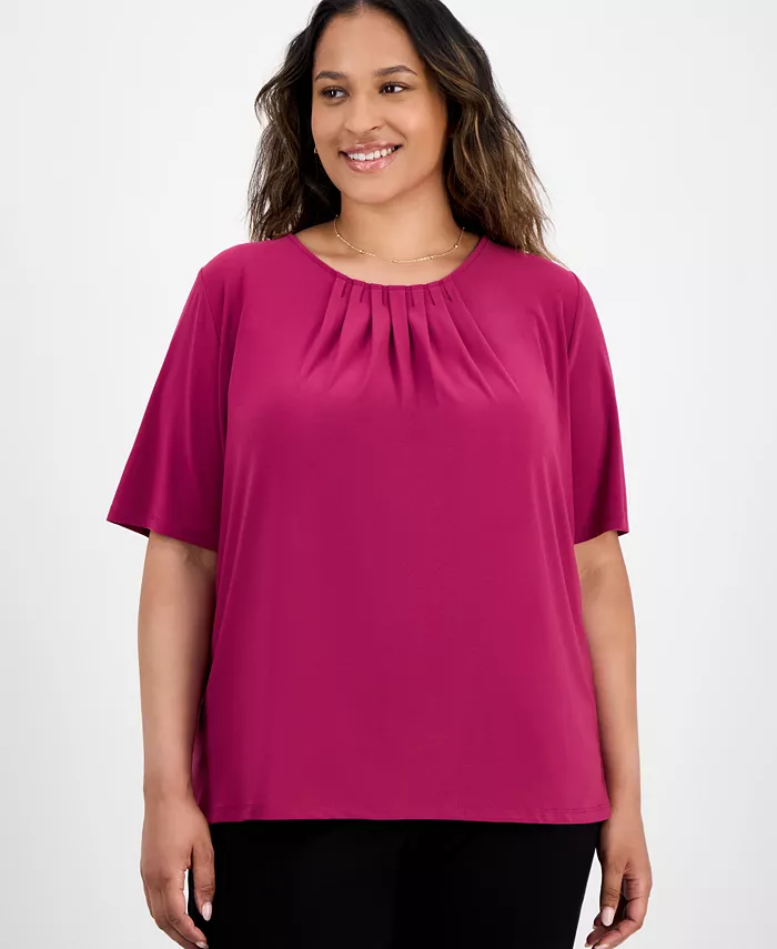 Топ больших размеров с рукавами до локтя и плиссированным вырезом Kasper, розовый
Топ больших размеров с рукавами до локтя и плиссированным вырезом Kasper, розовый