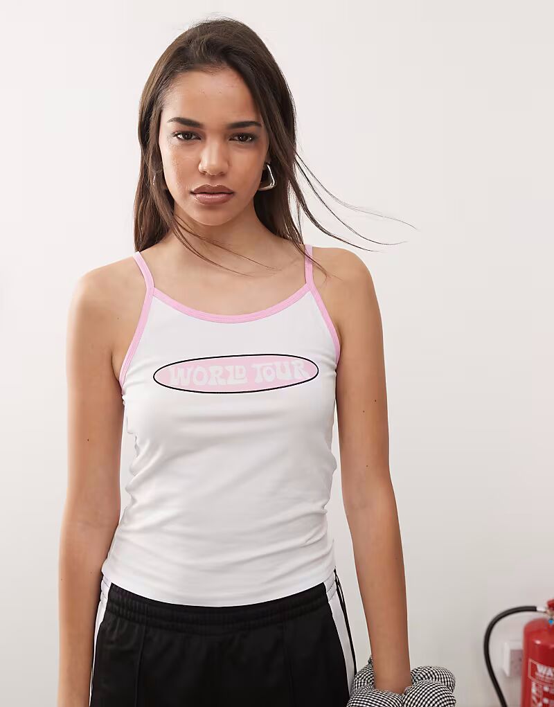 Топ Noisy May с контрастной отделкой и принтом мирового турне белого цвета
Топ Noisy May с контрастной отделкой и принтом мирового турне белого цвета