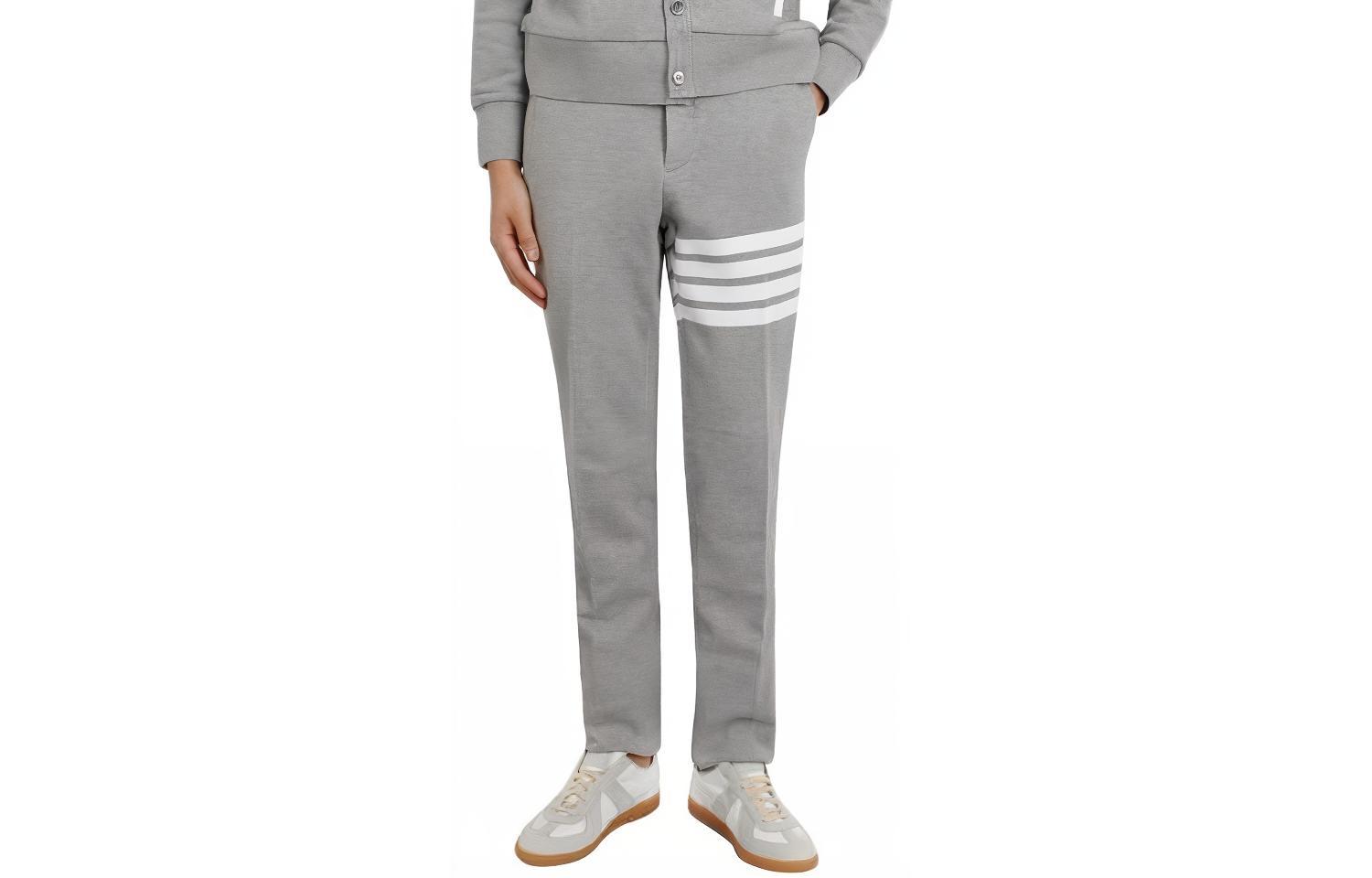 Повседневные брюки мужские серые THOM BROWNE
Повседневные брюки мужские серые THOM BROWNE