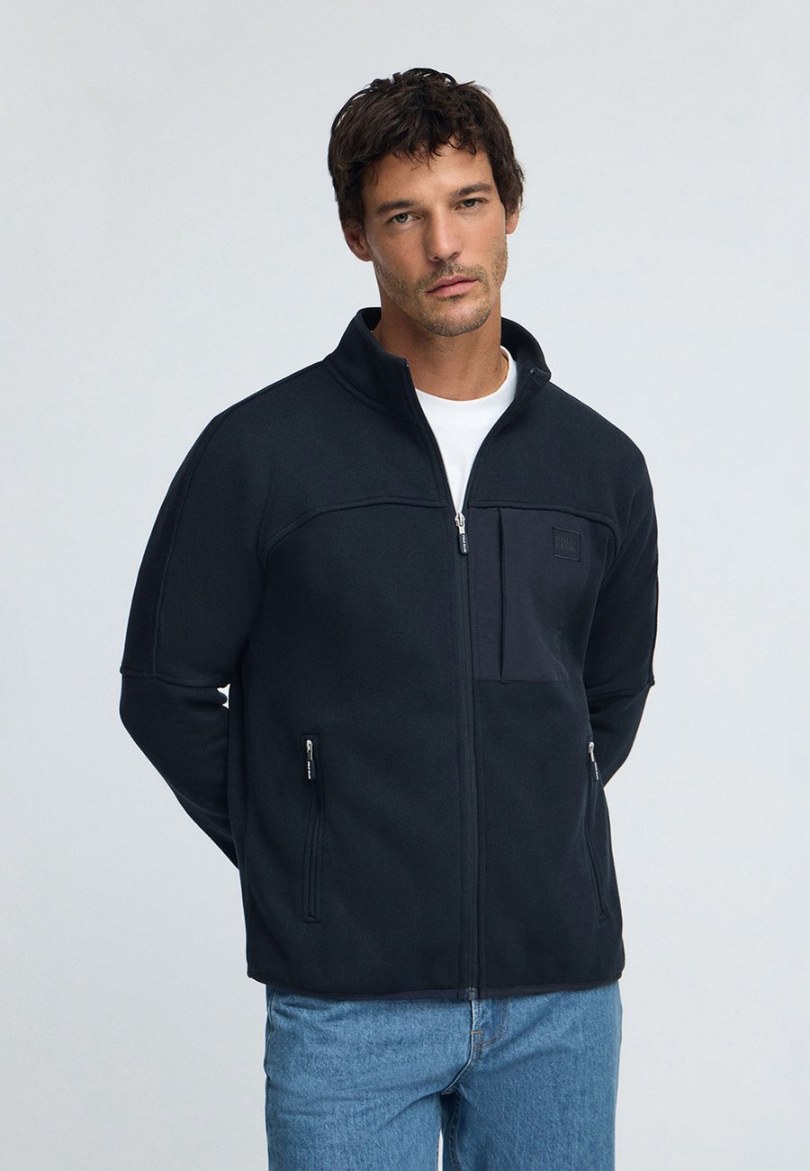 Толстовка Polo Club Zip-up sweatshirt, Navy/Dark Blue, Синий, Толстовка Polo Club Zip-up sweatshirt, Navy/Dark Blue
Толстовка Polo Club Zip-up sweatshirt, Navy/Dark Blue, Синий, Толстовка Polo Club Zip-up sweatshirt, Navy/Dark Blue