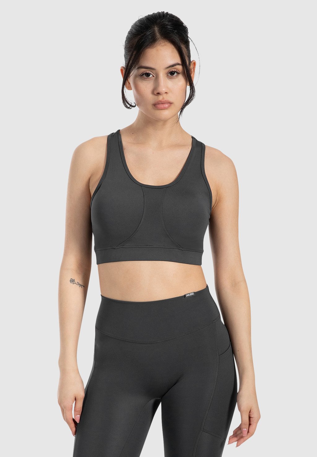 Спортивный бюстгальтер средней поддержки Smilodox, антрацит
Спортивный бюстгальтер средней поддержки Smilodox, антрацит