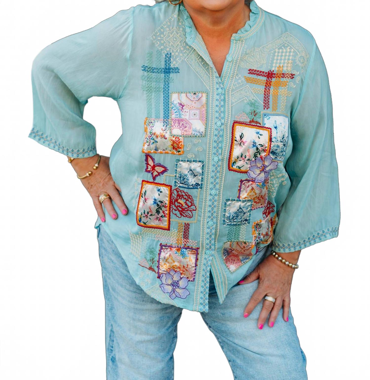 Рубашка Somalia в морском синем цвете, модель Mab Johnny Was
Рубашка Somalia в морском синем цвете, модель Mab Johnny Was