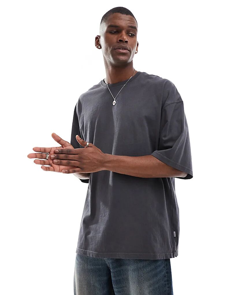 Футболка супер-оверсайз серого цвета Jack & Jones
Футболка супер-оверсайз серого цвета Jack & Jones