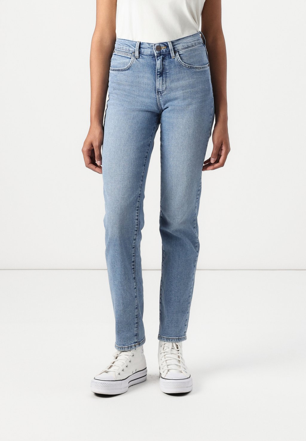 Джинсы облегающего кроя Wrangler, цвет Stelth
Джинсы облегающего кроя Wrangler, цвет Stelth