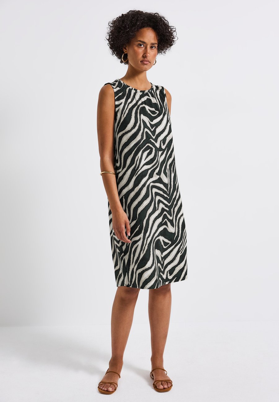 Платье Street One GEMUSTERTES, Grün/Dark Green
Платье Street One GEMUSTERTES, Grün/Dark Green