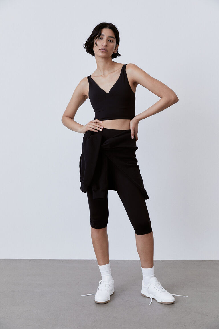 Спортивный бюстгальтер softmove со средней поддержкой H&M, черный
Спортивный бюстгальтер softmove со средней поддержкой H&M, черный