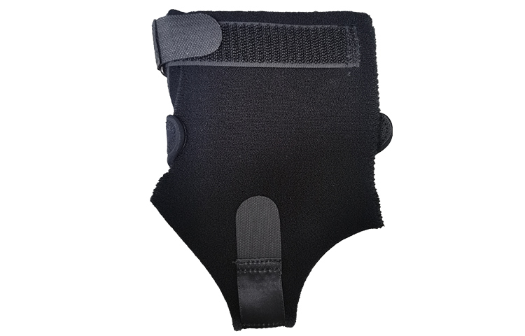 Фиксатор голеностопа из полиамида и эластана Unisex YONEX, черный l
Фиксатор голеностопа из полиамида и эластана Unisex YONEX, черный l