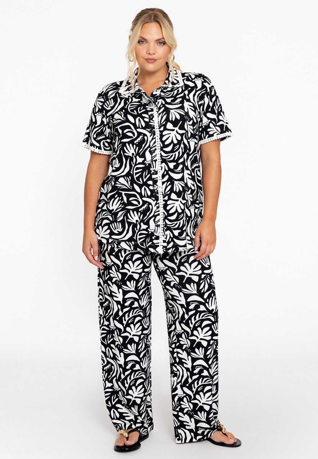 Блузка на пуговицах YOEK, черный
Блузка на пуговицах YOEK, черный