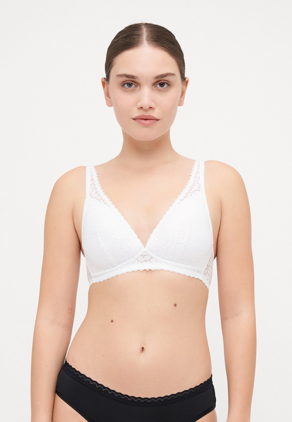 Треугольный бюстгальтер DAILY TRIANGLE BRA DIM, белый
Треугольный бюстгальтер DAILY TRIANGLE BRA DIM, белый