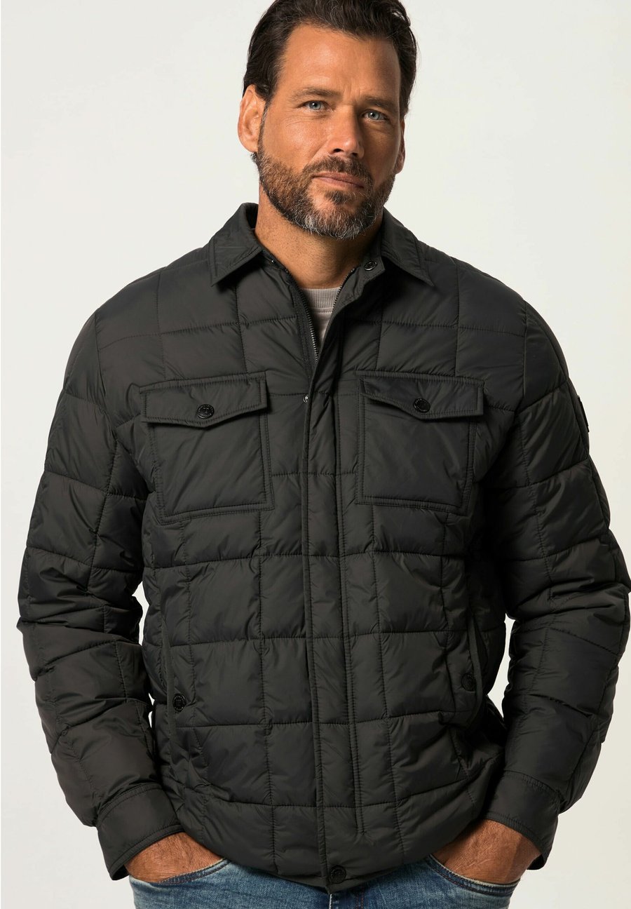 Куртка JP1880 QUILTED 4 POCKETS TALL, Anthracite/Black
Куртка JP1880 QUILTED 4 POCKETS TALL, Anthracite/Black