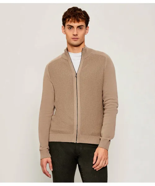 Свитер Олегор Regular fit Joop! Jeans, бежевый
Свитер Олегор Regular fit Joop! Jeans, бежевый