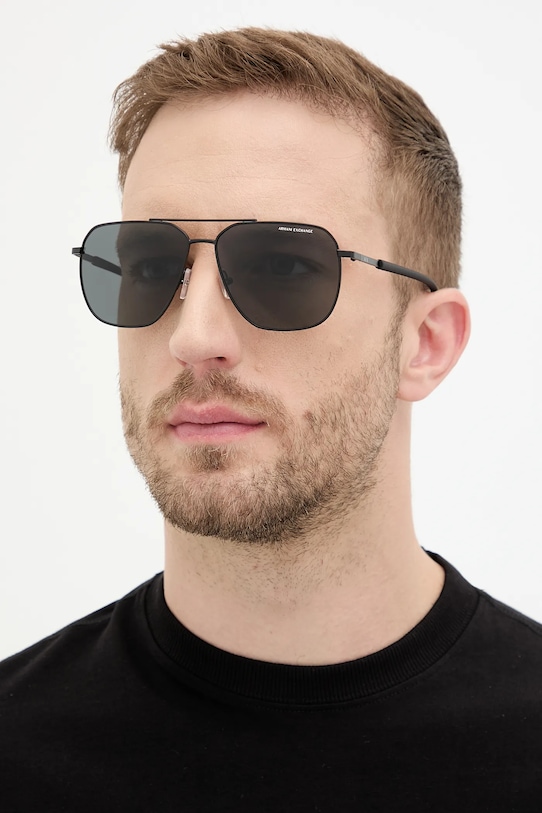 Солнцезащитные очки Armani Exchange, черный
Солнцезащитные очки Armani Exchange, черный
