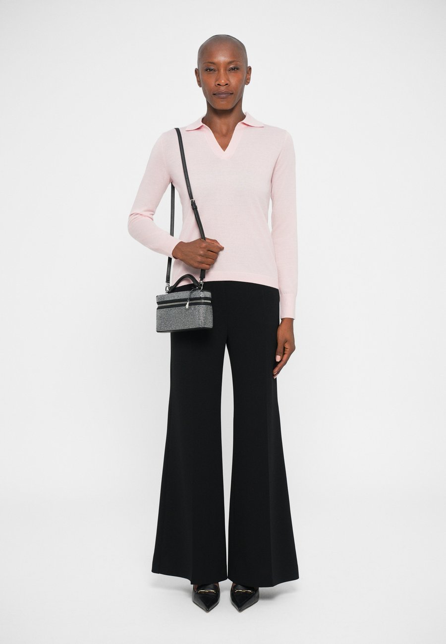 Сумка MICHAEL Michael Kors JANA XS XBODY, Black
Сумка MICHAEL Michael Kors JANA XS XBODY, Black