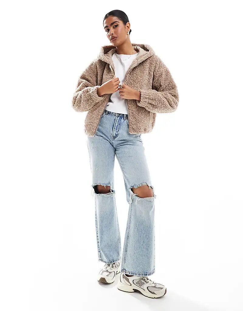 Пушистая куртка с капюшоном на молнии темно-бежевого цвета Hollister
Пушистая куртка с капюшоном на молнии темно-бежевого цвета Hollister