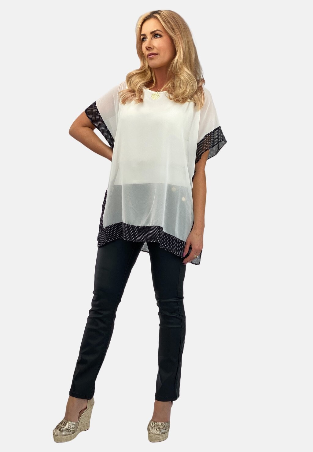 Туника REGINA FASHION, цвет White Denim
Туника REGINA FASHION, цвет White Denim