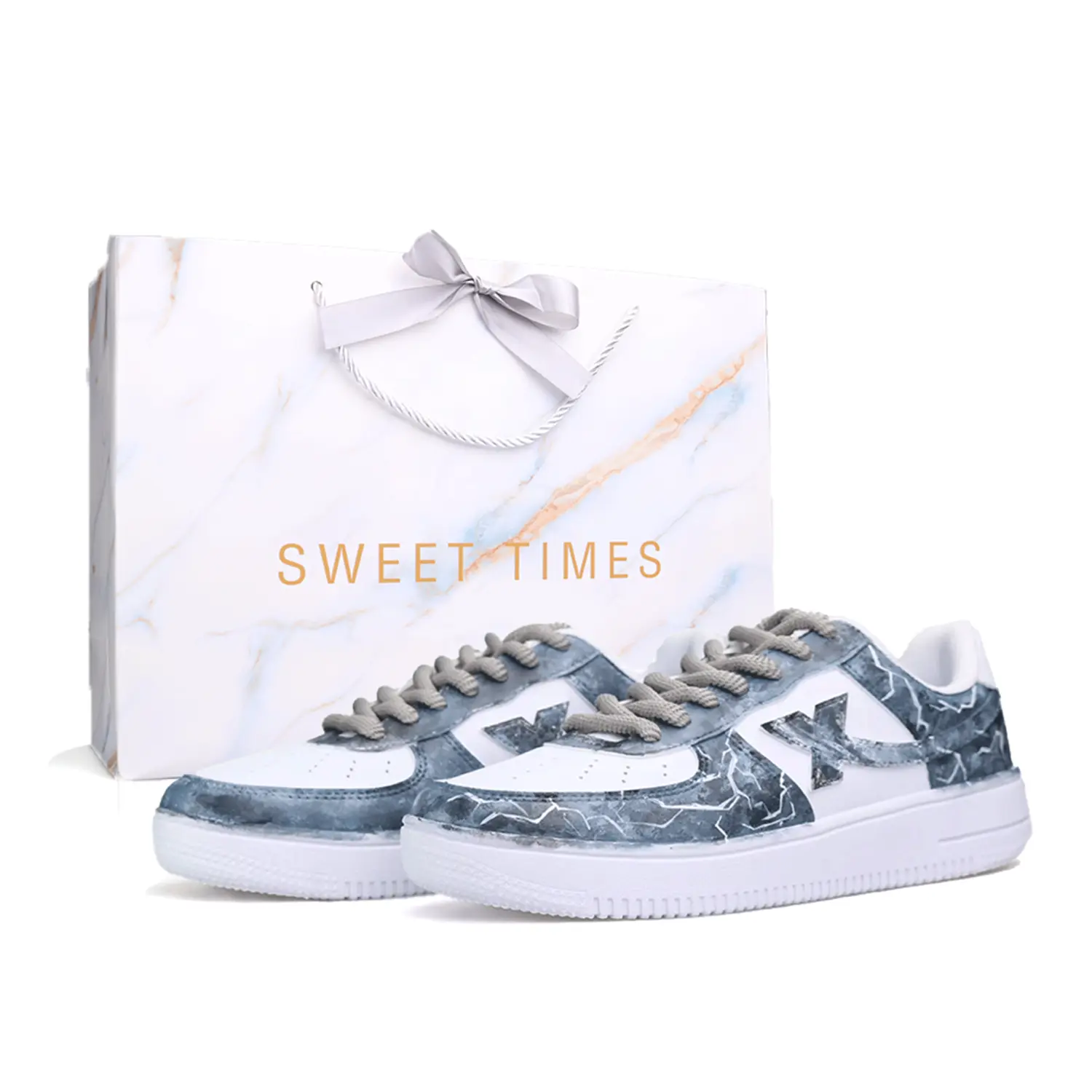 XTEP Скользоустойчивые, износостойкие, дышащие низкие скейтерские кроссовки Air Force One унисекс бело-голубые, цвет White Blue
XTEP Скользоустойчивые, износостойкие, дышащие низкие скейтерские кроссовки Air Force One унисекс бело-голубые, цвет White Blue