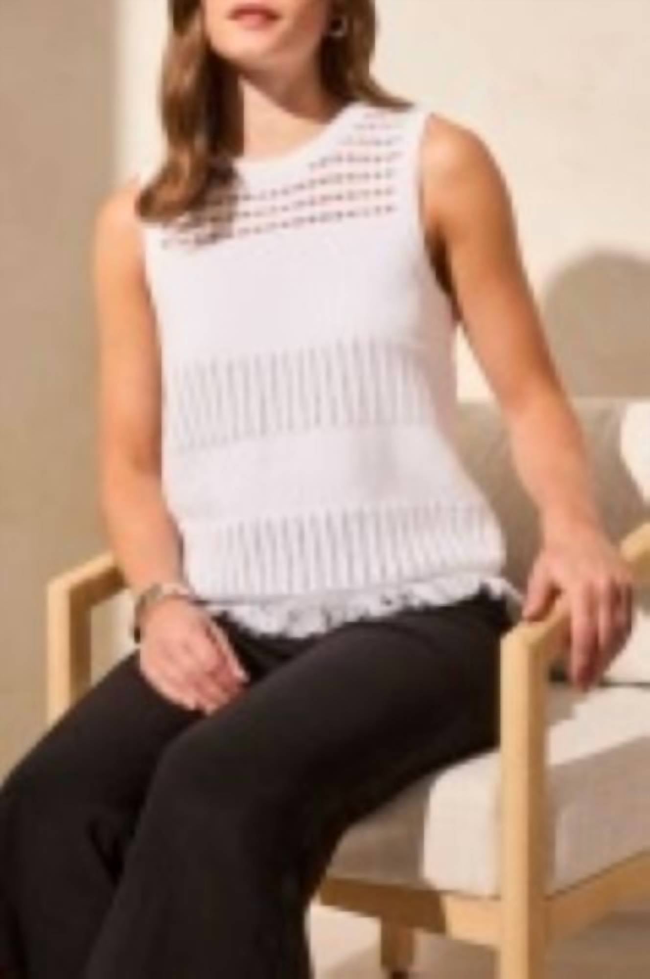 Топ-свитер без рукавов из ажурного плетения белого цвета TRIBAL
Топ-свитер без рукавов из ажурного плетения белого цвета TRIBAL