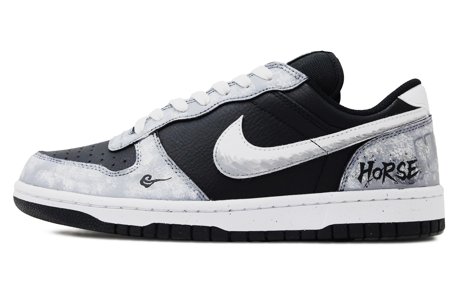 Nike Мужские низкие скейтбордные кроссовки Big Ink Shadow Mystical Flame с огнестойким покрытием, черный и серый
Nike Мужские низкие скейтбордные кроссовки Big Ink Shadow Mystical Flame с огнестойким покрытием, черный и серый