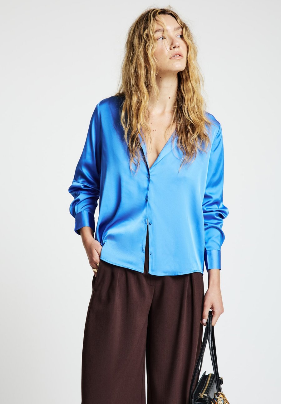 Блуза Calliope TINTA, Celeste Scuro/Dark Blue
Блуза Calliope TINTA, Celeste Scuro/Dark Blue