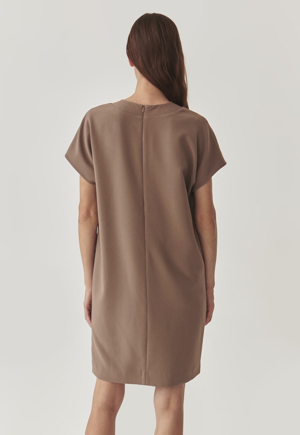 Дневное платье MENIRKO TATUUM, бежевый
Дневное платье MENIRKO TATUUM, бежевый