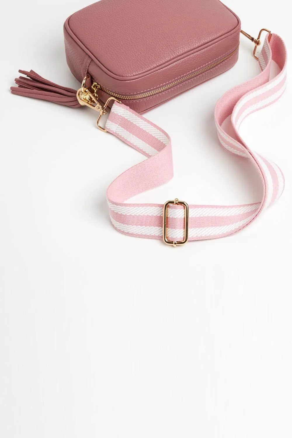 Сумка через плечо 'Verona' с кисточками и ярким ремешком Betsy & Floss, розовый
Сумка через плечо 'Verona' с кисточками и ярким ремешком Betsy & Floss, розовый