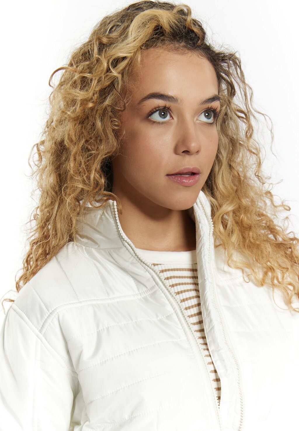 Легкая куртка BIANY myMo, белый 
Легкая куртка BIANY myMo, белый