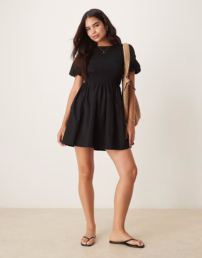 Платье Omnes Terri черного цвета
Платье Omnes Terri черного цвета