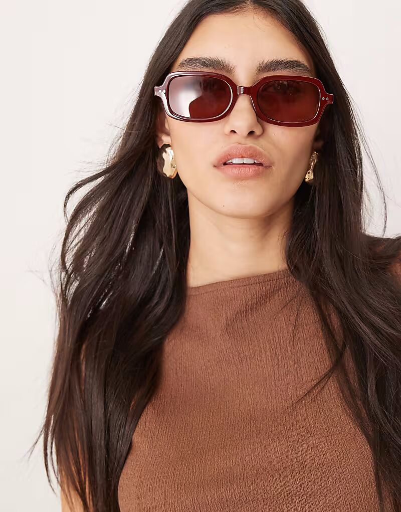 Солнцезащитные очки ASOS DESIGN квадратной формы бордового цвета с металлическими деталями
Солнцезащитные очки ASOS DESIGN квадратной формы бордового цвета с металлическими деталями