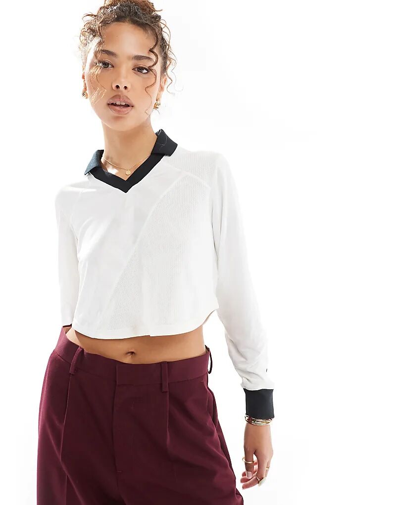 Футболка с длинными рукавами Street Jersey белого и черного цветов Nike
Футболка с длинными рукавами Street Jersey белого и черного цветов Nike