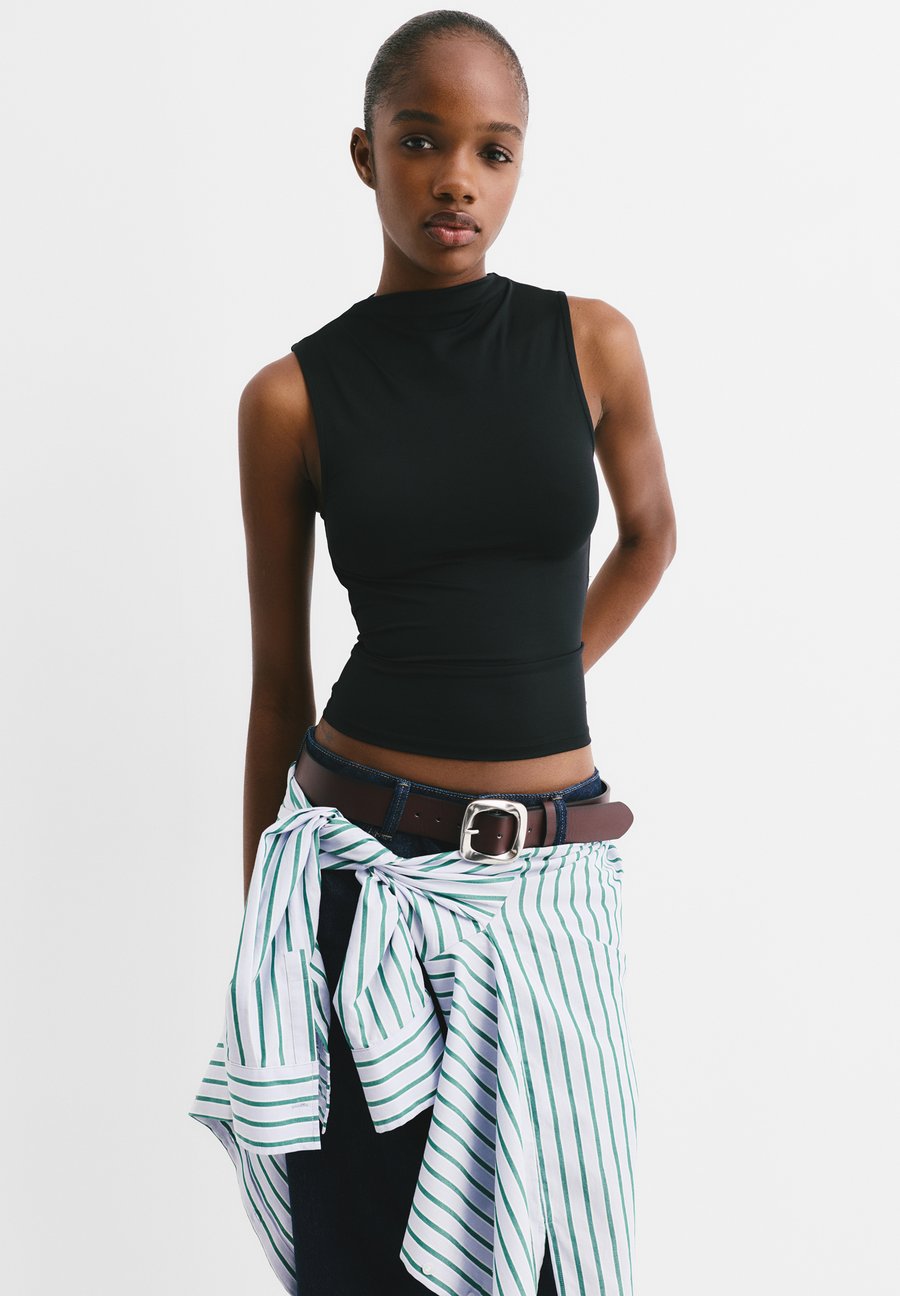 Топ PULL&BEAR OPEN-BACK, Black
Топ PULL&BEAR OPEN-BACK, Black
