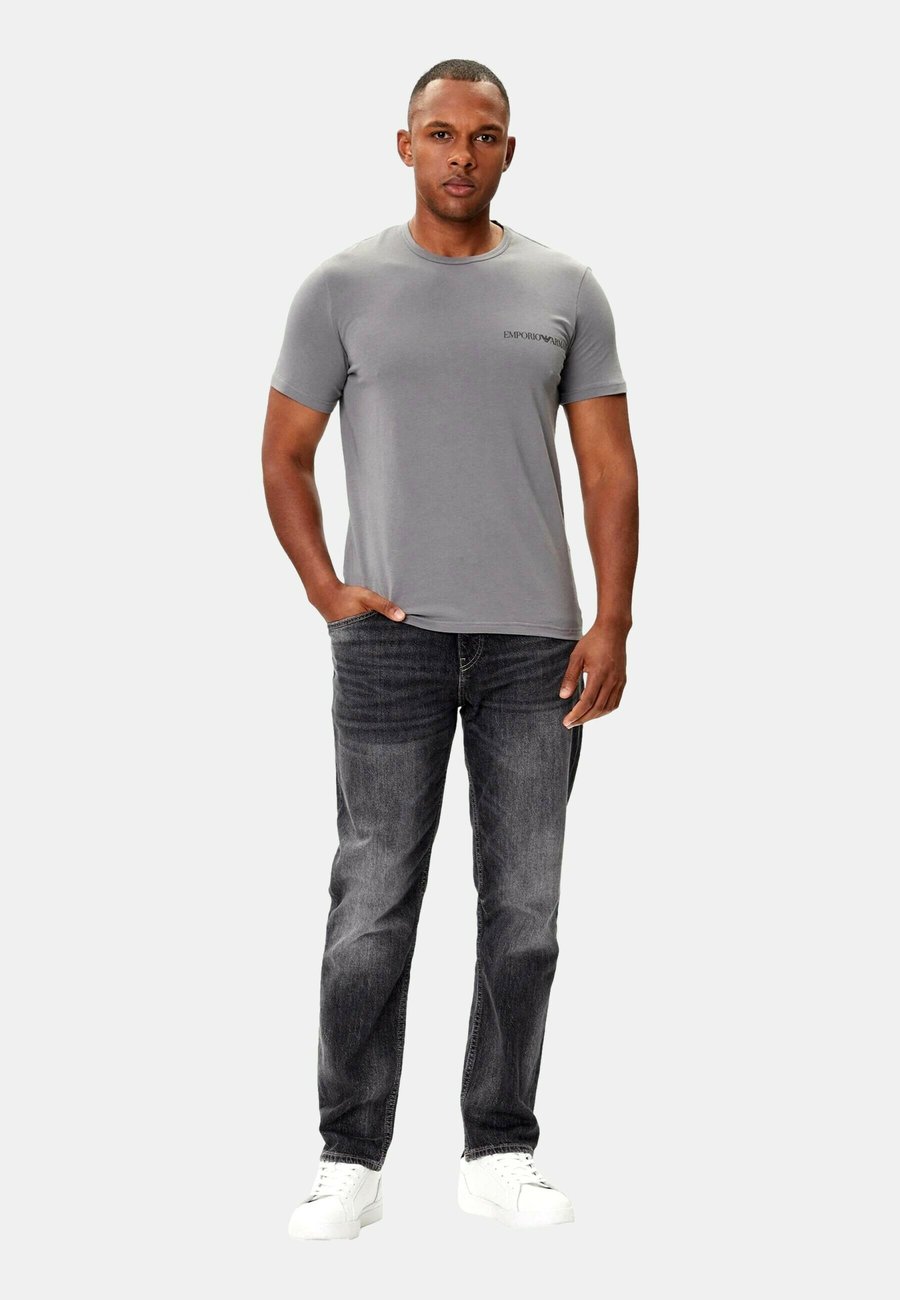 Футболка Emporio Armani KURZARM 2 PACK, Schwarz/Black
Футболка Emporio Armani KURZARM 2 PACK, Schwarz/Black