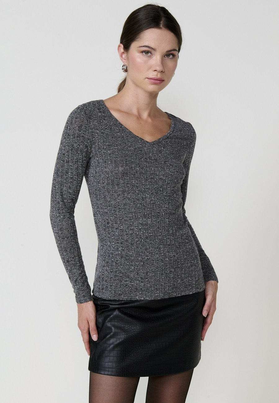 Топ Koroshi MANGA LARGA CUELLO PICO, Grey
Топ Koroshi MANGA LARGA CUELLO PICO, Grey