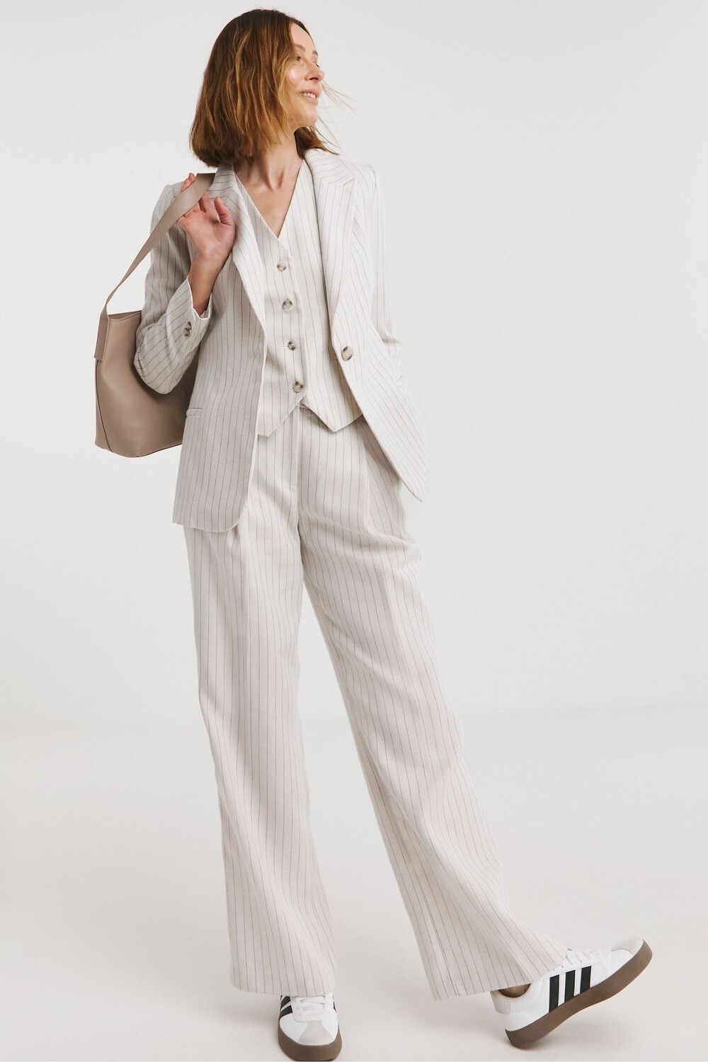 Широкие льняные брюки в тонкую полоску Jd Williams, белый
Широкие льняные брюки в тонкую полоску Jd Williams, белый