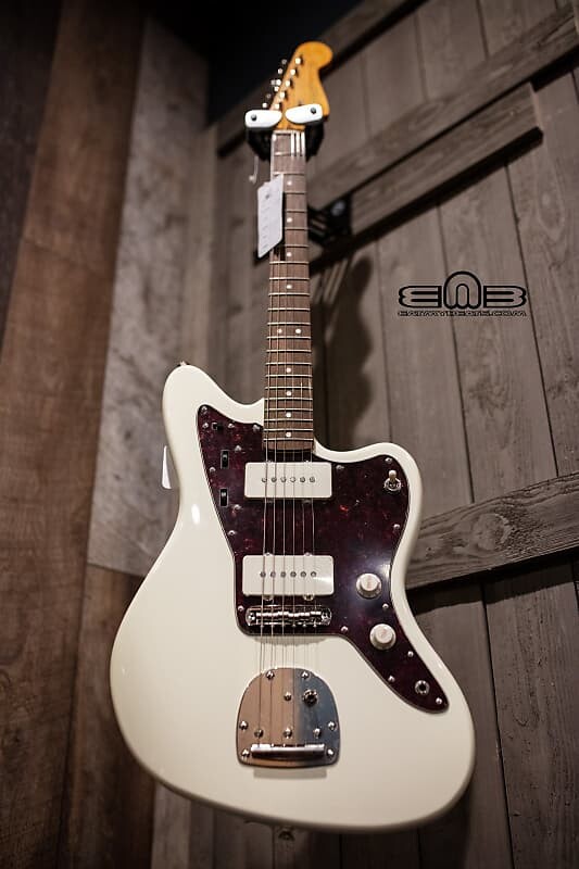 Электрогитара Squier Classic Vibe '60s Jazzmaster, Laurel Fingerboard, Olympic White Electric Guitar
Электрогитара Squier Classic Vibe '60s Jazzmaster, Laurel Fingerboard, Olympic White Electric Guitar