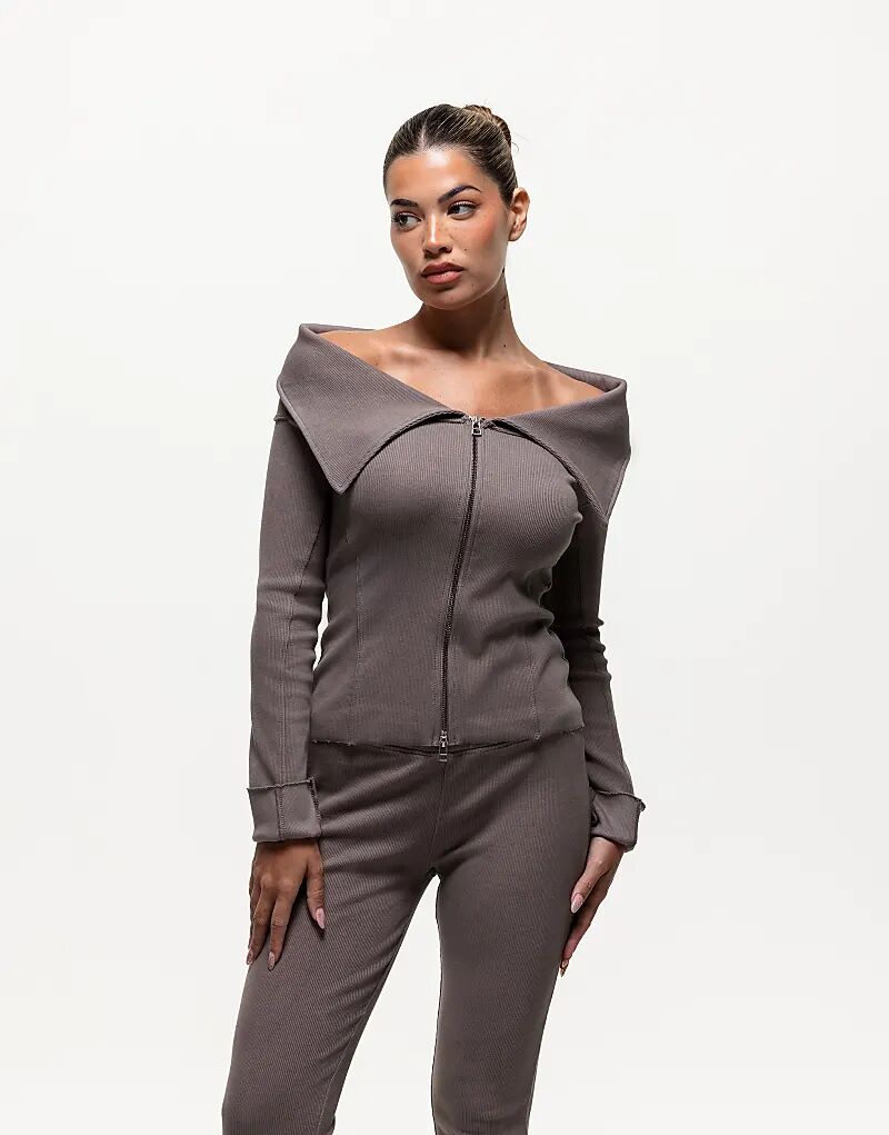 Ребристый топ с длинными рукавами коричневого цвета Good For Nothing
Ребристый топ с длинными рукавами коричневого цвета Good For Nothing