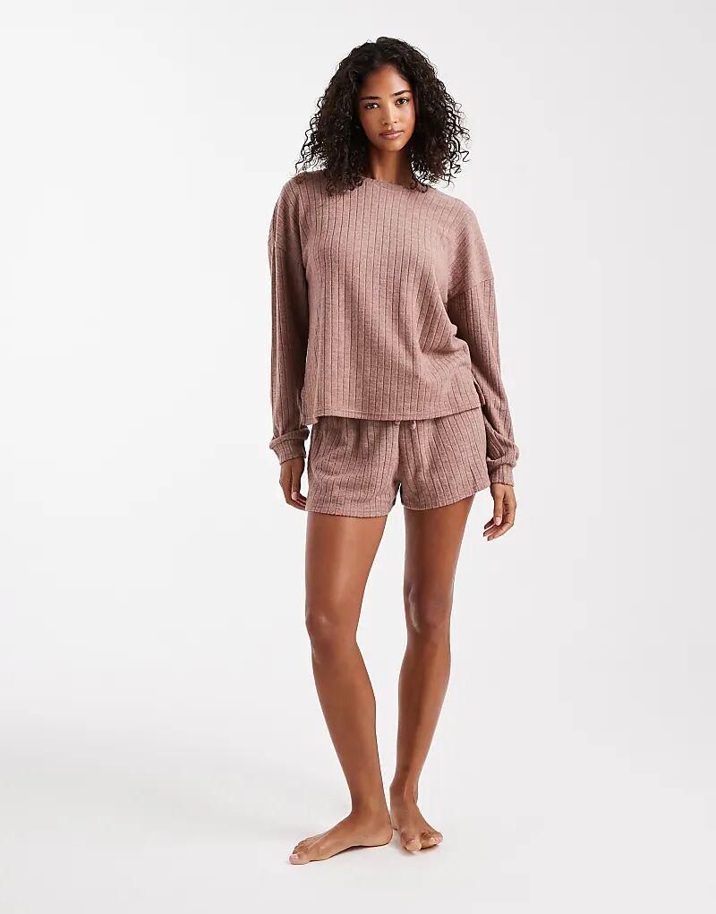 Уютный меланжевый супермягкий трикотажный джемпер с круглым вырезом и шорты цвета мокко
Уютный меланжевый супермягкий трикотажный джемпер с круглым вырезом и шорты цвета мокко