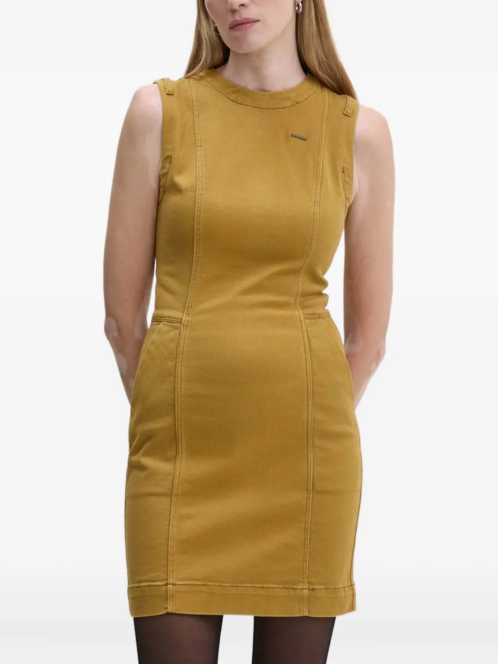 Платье с логотипом-табличкой G-Star Raw, нейтральный
Платье с логотипом-табличкой G-Star Raw, нейтральный