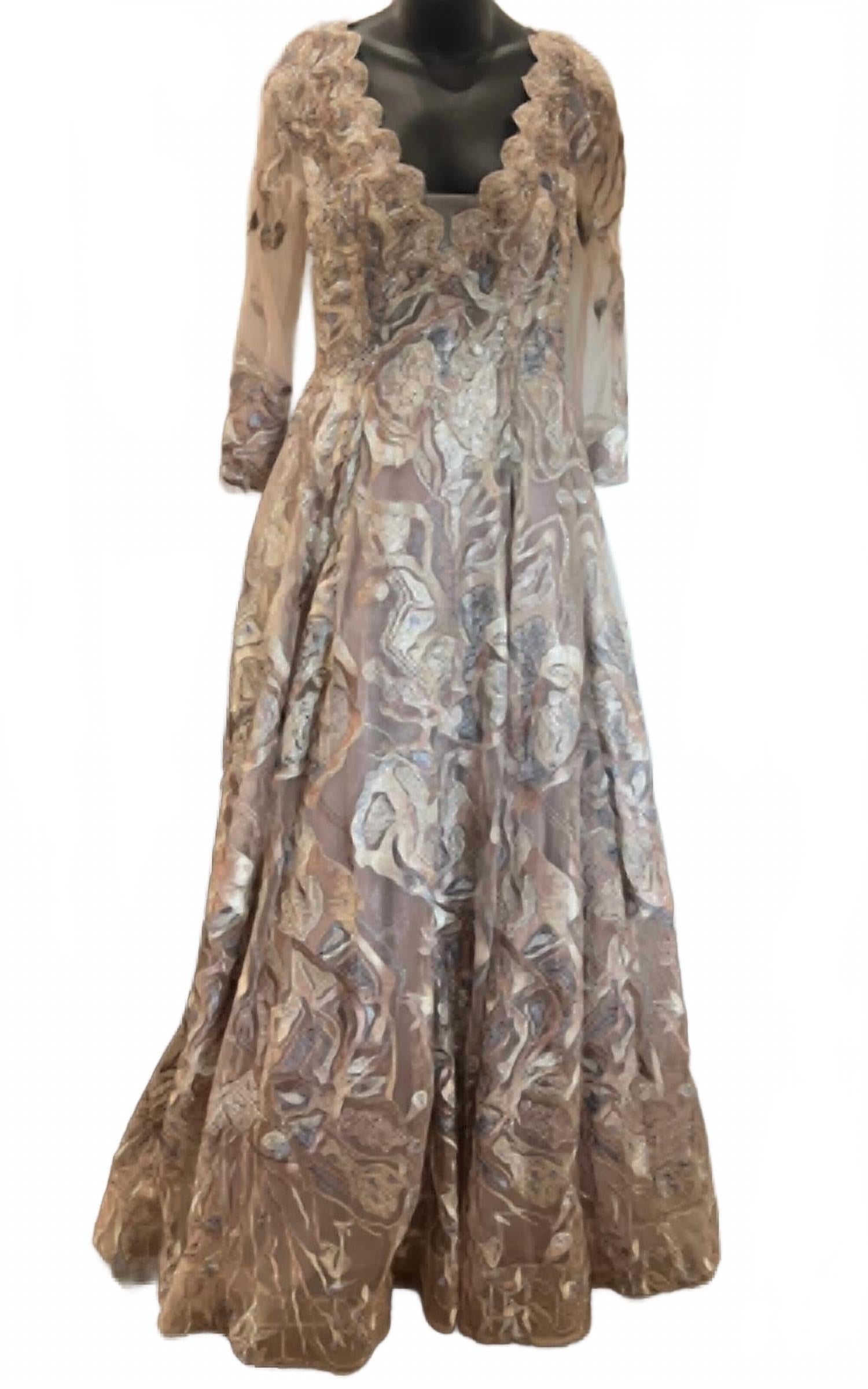 Длинное платье с длинными рукавами и пайетками в бронзово-многоцветной гамме Mambo Couture, бронзовый/мультиколор
Длинное платье с длинными рукавами и пайетками в бронзово-многоцветной гамме Mambo Couture, бронзовый/мультиколор