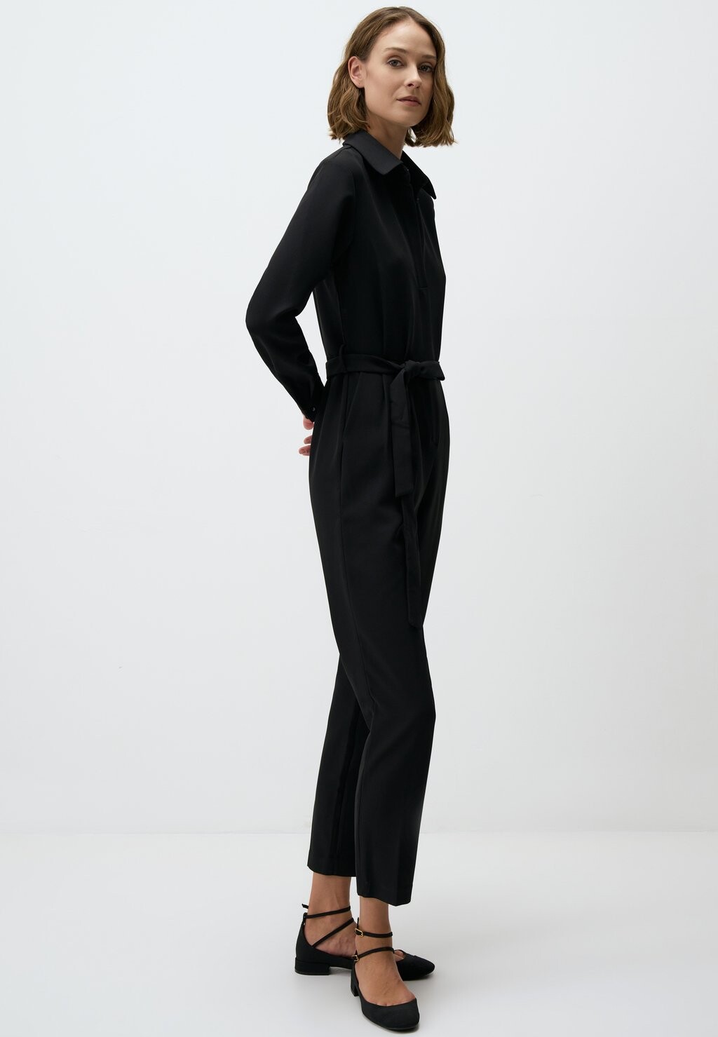 Комбинезон WAIST BELT DETAILED Jimmy Key, черный
Комбинезон WAIST BELT DETAILED Jimmy Key, черный