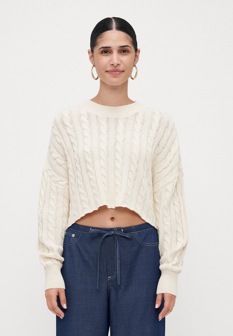 Джемпер ONLY Petite ONLBIRTIE SHORT CABLE O NECK , Birch/Off-White
Джемпер ONLY Petite ONLBIRTIE SHORT CABLE O NECK , Birch/Off-White