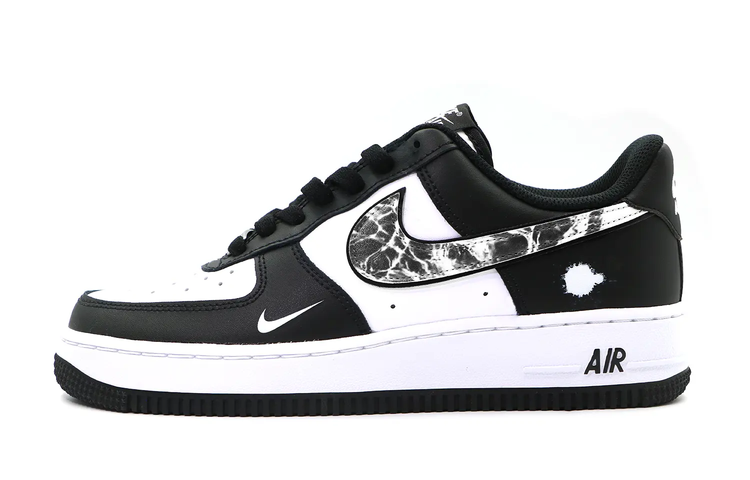 Кастомизированные кроссовки Nike Air Force 1 Skateboarding Shoes Men, черный/белый
Кастомизированные кроссовки Nike Air Force 1 Skateboarding Shoes Men, черный/белый