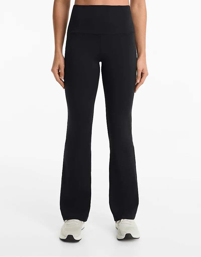 Расклешенные брюки Oysho Comfortlux 80 см с высокой посадкой, черного цвета
Расклешенные брюки Oysho Comfortlux 80 см с высокой посадкой, черного цвета